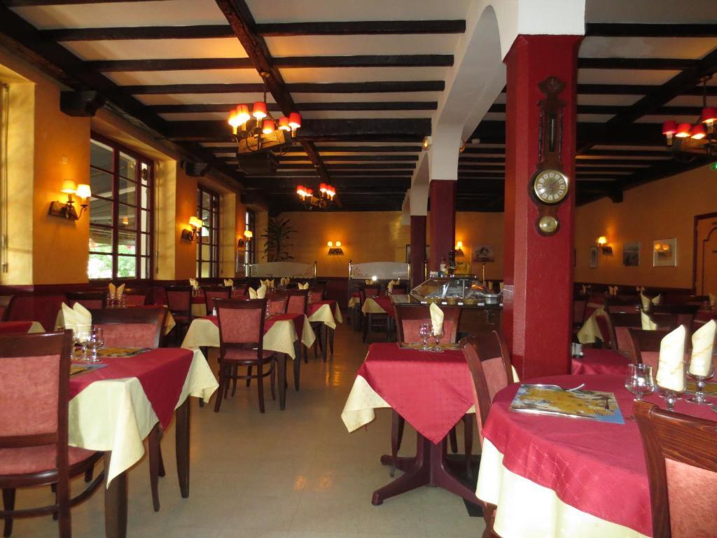 Hotellerie Du Centre Salies-du-Salat Buitenkant foto